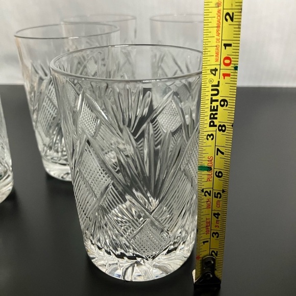 Set of 6 Beautiful Glass-Cut Short Glasses. - Picture 6 of 7